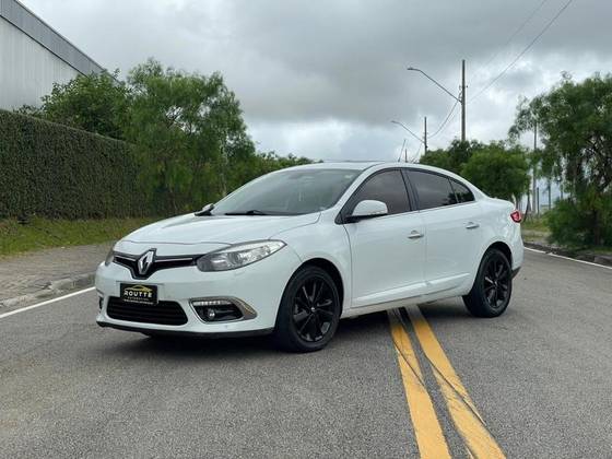 RENAULT FLUENCE 2.0 PRIVILÉGE 16V FLEX 4P AUTOMÁTICO